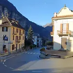 Alpine View - Train Station 펜션 *
