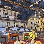 Ferienhaus Alpine View - Train Station *