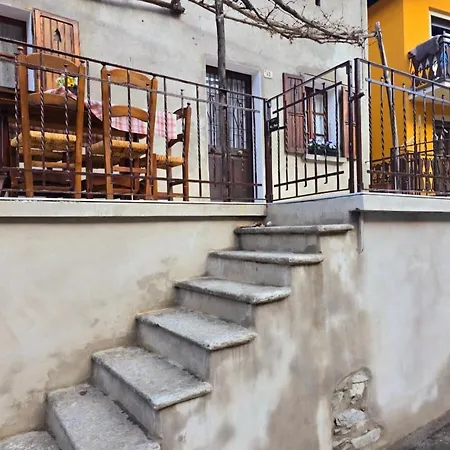 Alpine View - Train Station *