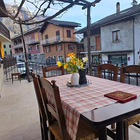 Alpine View - Train Station *