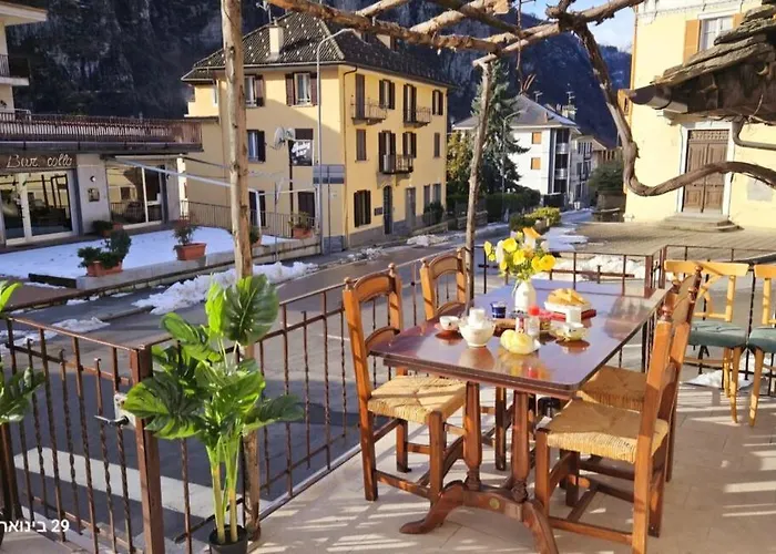 Alpine View - Train Station Holiday home *