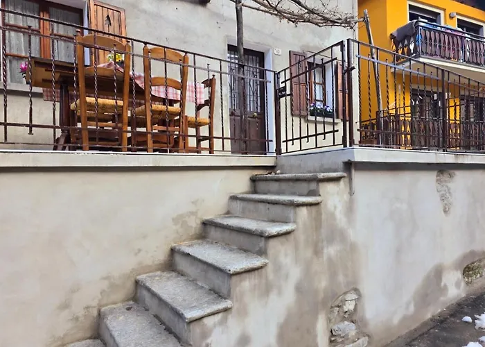 Alpine View - Train Station *