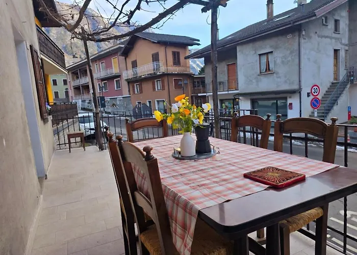 Alpine View - Train Station *