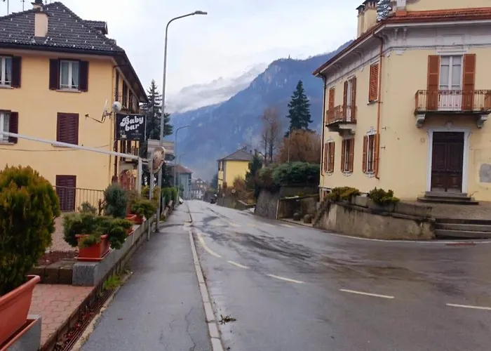 Alpine View - Train Station Holiday home *