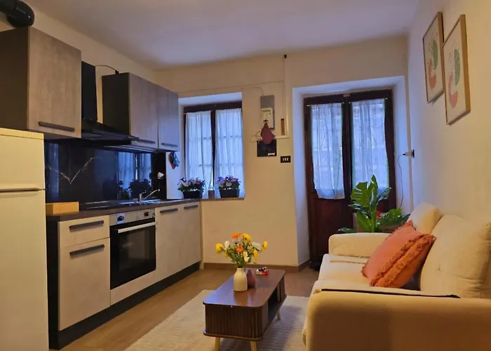 Alpine View - Train Station *